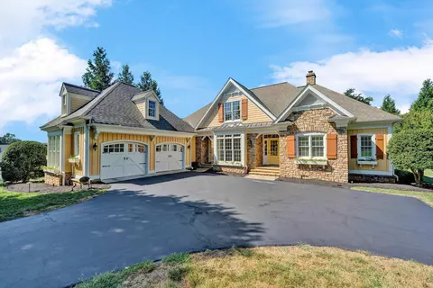 Exterior - 18 Flagstick Ct, Penhook, VA 24137 photo 2 of 23
