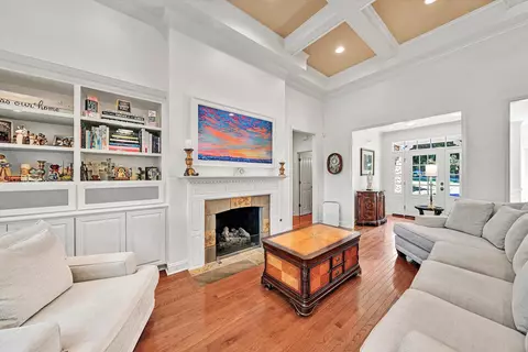 Living - 18 Flagstick Ct, Penhook, VA 24137 photo 2 of 4