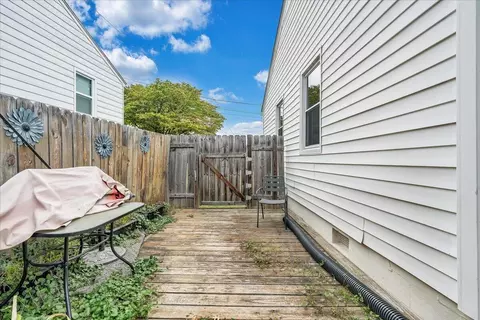 Exterior - 439 Cedar Bluff Ave SE, Roanoke, VA 24013 photo 12 of 15
