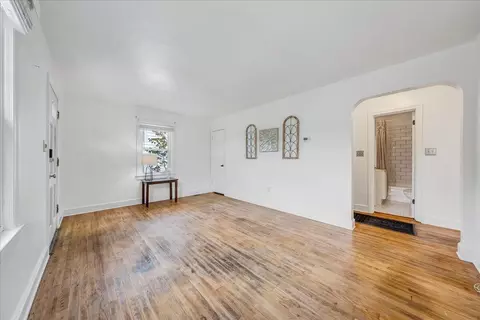 Living - 439 Cedar Bluff Ave SE, Roanoke, VA 24013 photo 5 of 5