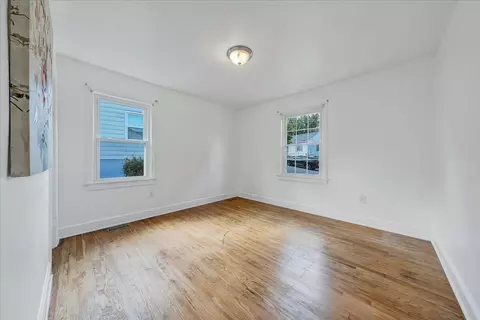 Bedroom - 439 Cedar Bluff Ave SE, Roanoke, VA 24013 photo 3 of 4