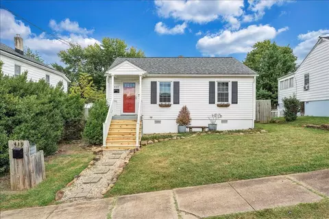 Exterior - 439 Cedar Bluff Ave SE, Roanoke, VA 24013 photo 13 of 15