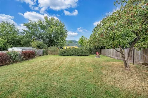 Exterior - 439 Cedar Bluff Ave SE, Roanoke, VA 24013 photo 7 of 15