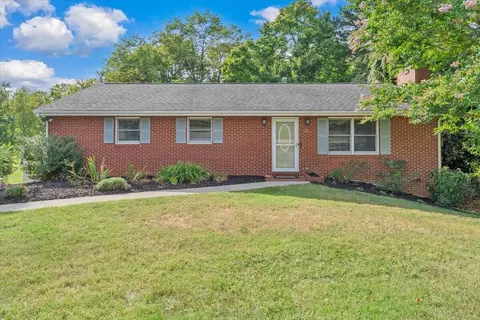 160 Stayman Rd, Roanoke, VA 24019
