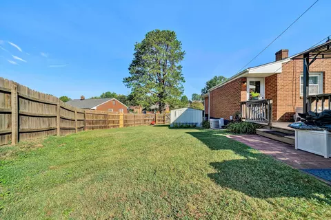 Exterior - 342 Thrush Dr NW, Roanoke, VA 24017 photo 4 of 8