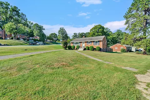 Exterior - 342 Thrush Dr NW, Roanoke, VA 24017 photo 7 of 8