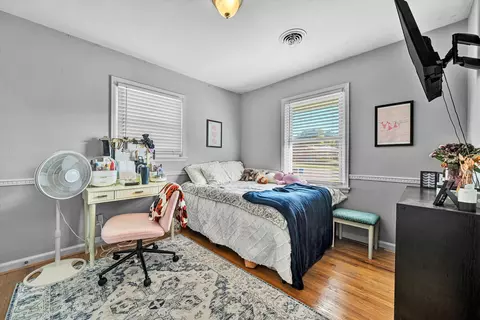 Bedroom - 342 Thrush Dr NW, Roanoke, VA 24017 photo 1 of 3