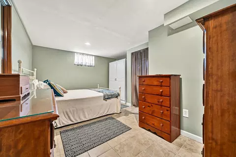 Bedroom - 342 Thrush Dr NW, Roanoke, VA 24017 photo 3 of 3