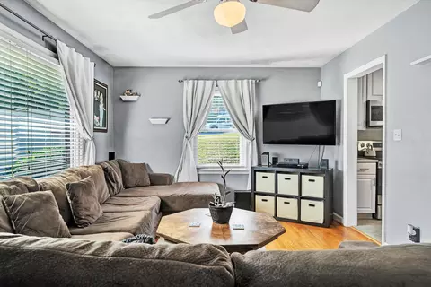 Living - 342 Thrush Dr NW, Roanoke, VA 24017 photo 1 of 2