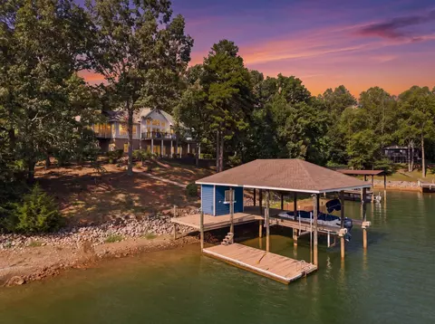 8875 Burnt Chimney Rd, Wirtz, VA 24184