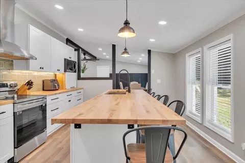 Kitchen - 1675 Ashley Dr, Hardy, VA 24101 photo 5 of 6