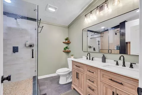 Bath - 1675 Ashley Dr, Hardy, VA 24101 photo 1 of 3
