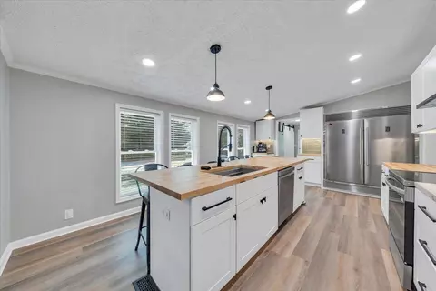 Kitchen - 1675 Ashley Dr, Hardy, VA 24101 photo 3 of 6