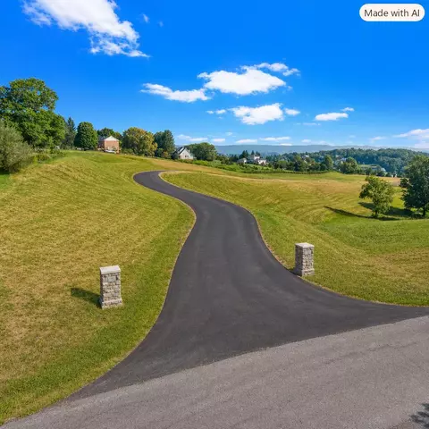 1070 Regal Dr, Blacksburg, VA 24060