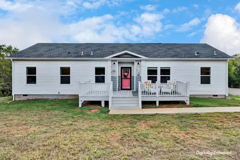 116 Crest Hills Dr, Moneta, VA 24121