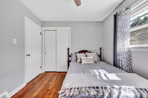 Bedroom - 303 E Fairlawn Dr, Covington, VA 24426 photo 4 of 6