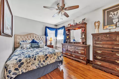 Bedroom - 303 E Fairlawn Dr, Covington, VA 24426 photo 1 of 6