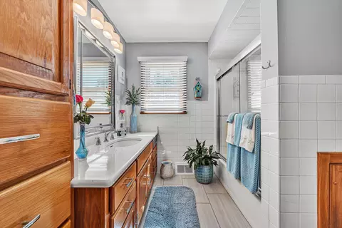 Bath - 303 E Fairlawn Dr, Covington, VA 24426 photo 1 of 3