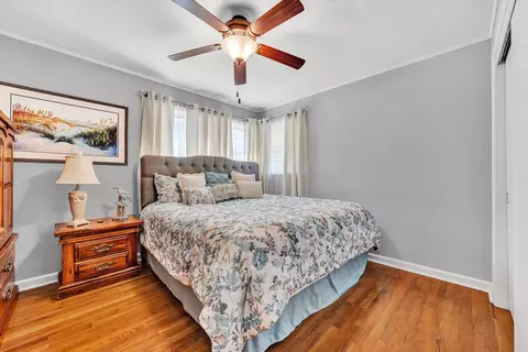 Bedroom - 303 E Fairlawn Dr, Covington, VA 24426 photo 5 of 6