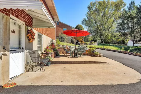 Exterior - 303 E Fairlawn Dr, Covington, VA 24426 photo 4 of 7