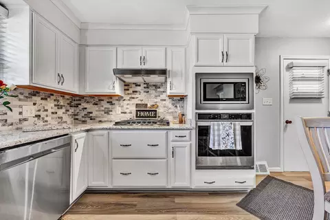 Kitchen - 303 E Fairlawn Dr, Covington, VA 24426 photo 2 of 5