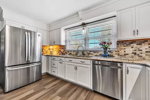 Kitchen - 303 E Fairlawn Dr, Covington, VA 24426 photo 3 of 5