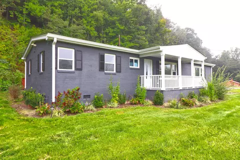Exterior - 23133 Botetourt Rd, Eagle Rock, VA 24085 photo 2 of 4