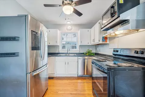 Kitchen - 2006 Wayne St NE, Roanoke, VA 24012 photo 1 of 1