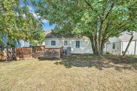 Exterior - 2006 Wayne St NE, Roanoke, VA 24012 photo 7 of 11