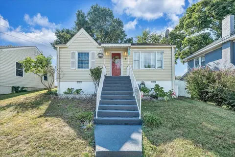 Exterior - 2006 Wayne St NE, Roanoke, VA 24012 photo 9 of 11