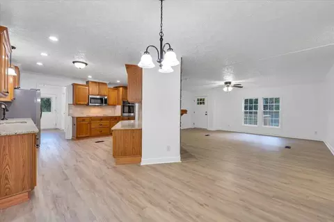 Living - 4771 Little Bear Rd, Salem, VA 24153 photo 5 of 5