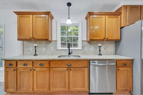 Kitchen - 4771 Little Bear Rd, Salem, VA 24153 photo 2 of 3