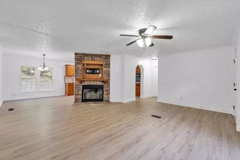 Living - 4771 Little Bear Rd, Salem, VA 24153 photo 3 of 5