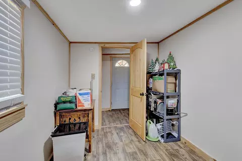 Entry Way - 7506 Roaring Run Rd, Covington, VA 24426 photo 1 of 1