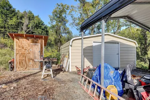 Exterior - 7506 Roaring Run Rd, Covington, VA 24426 photo 5 of 6