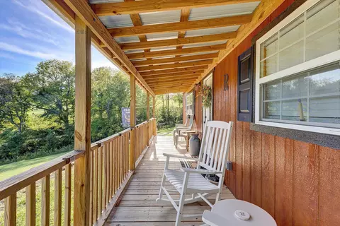 Exterior - 7506 Roaring Run Rd, Covington, VA 24426 photo 3 of 6