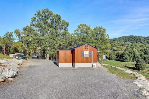 Exterior - 7506 Roaring Run Rd, Covington, VA 24426 photo 6 of 6