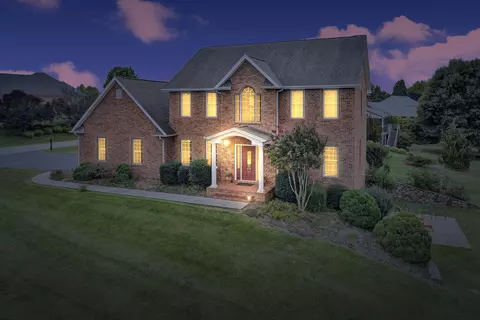 737 Scarlet Dr, Daleville, VA 24083