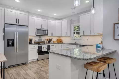 Kitchen - 4269 Daugherty Rd, Salem, VA 24153 photo 1 of 4