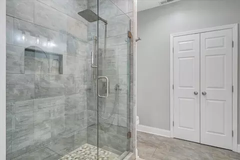 Bath - 4269 Daugherty Rd, Salem, VA 24153 photo 2 of 3