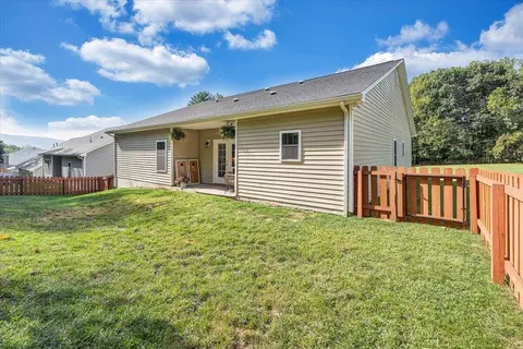 Exterior - 4269 Daugherty Rd, Salem, VA 24153 photo 7 of 11