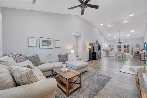 Entry Way - 4269 Daugherty Rd, Salem, VA 24153 photo 1 of 2