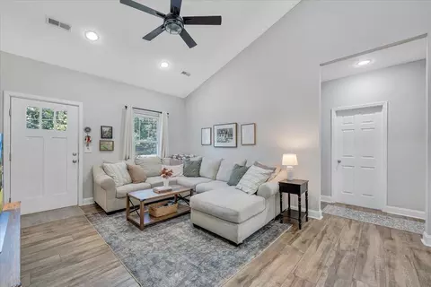 Entry Way - 4269 Daugherty Rd, Salem, VA 24153 photo 2 of 2