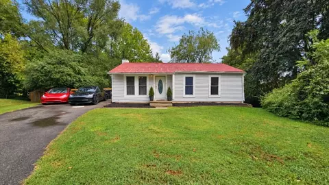3301 Ridgerun Dr NE, Roanoke, VA 24012