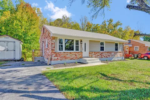 364 Clubhouse Dr, Roanoke, VA 24019