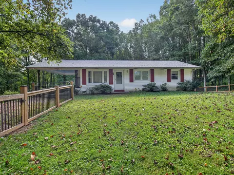 830 Brady Pike Rd, Hillsville, VA 24343