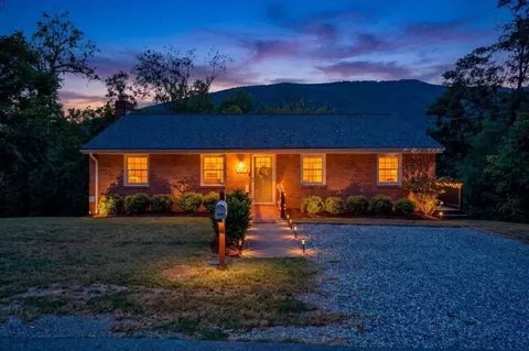 Exterior - 431 Boyd St, Buchanan, VA 24066 photo 3 of 5