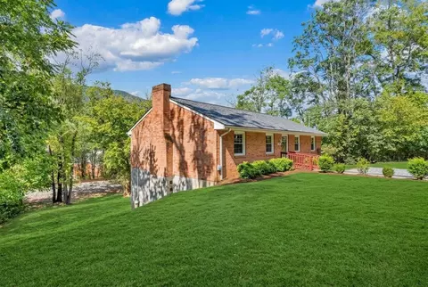 Exterior - 431 Boyd St, Buchanan, VA 24066 photo 4 of 5