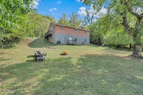 Exterior - 431 Boyd St, Buchanan, VA 24066 photo 2 of 5