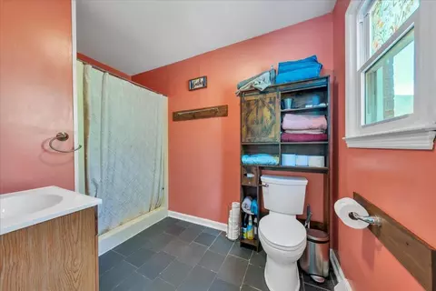 Bath - 431 Boyd St, Buchanan, VA 24066 photo 1 of 3